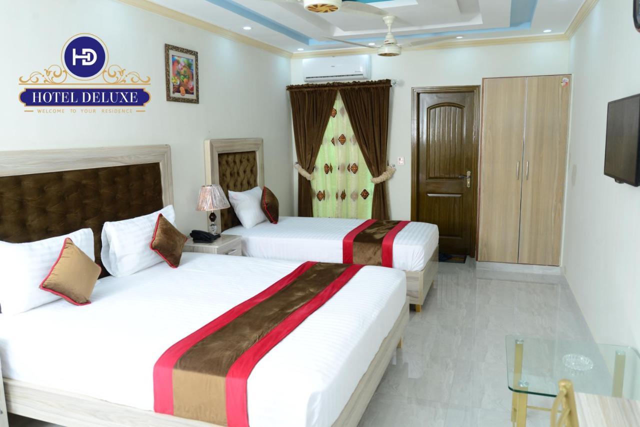Hotel Deluxe Лахор Екстериор снимка