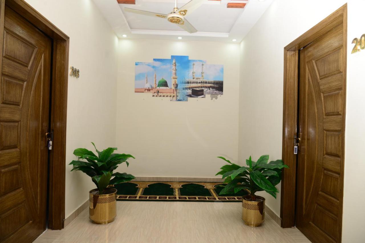 Hotel Deluxe Лахор Екстериор снимка